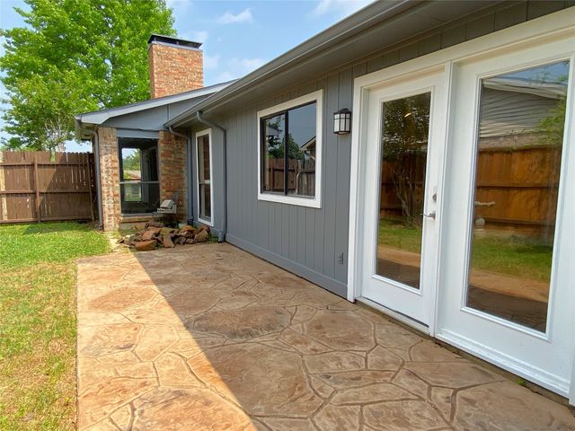 2704 Winding Creek Drive, Carrollton, TX 75007