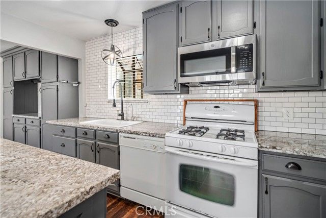 4742 W Avenue L12, Lancaster, CA 93536