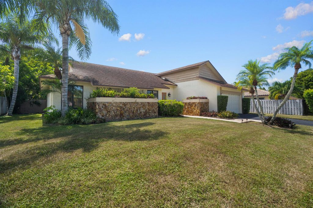 21465 Woodchuck Way, Boca Raton, FL 33428