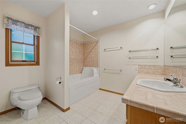 7810 175th Street SW, Edmonds, WA 98026