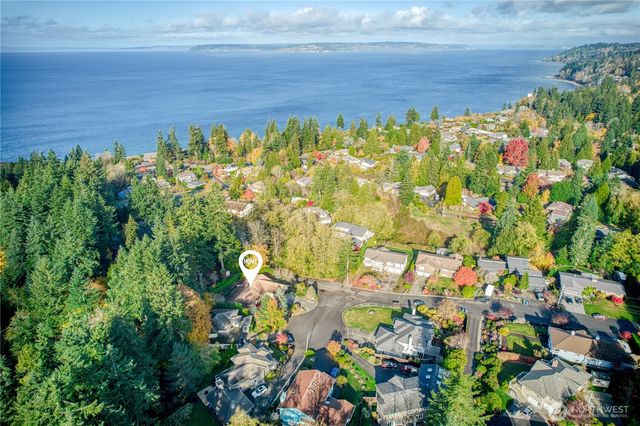 7810 175th Street SW, Edmonds, WA 98026