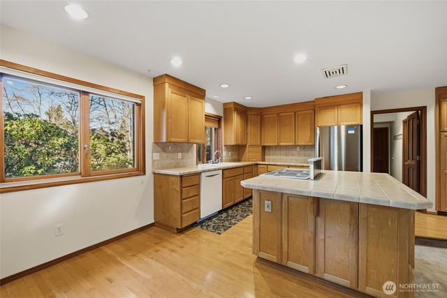 7810 175th Street SW, Edmonds, WA 98026