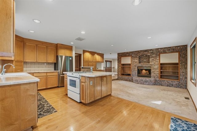 7810 175th Street SW, Edmonds, WA 98026