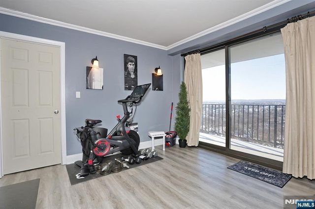 277 Prospect Avenue 18H, Hackensack, NJ 07601