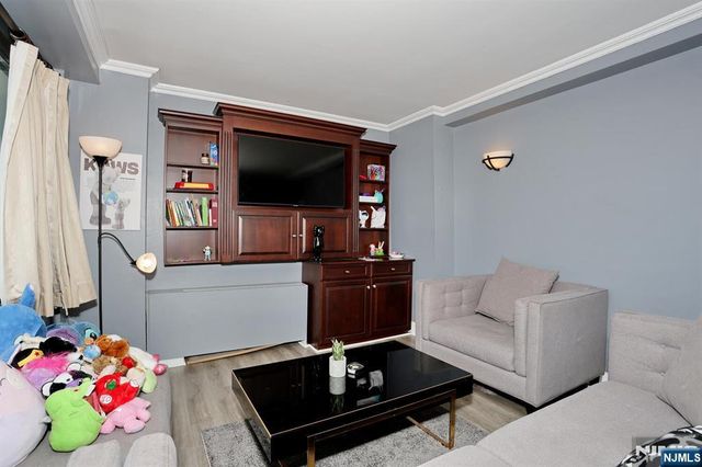 277 Prospect Avenue 18H, Hackensack, NJ 07601