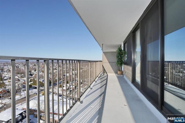 277 Prospect Avenue 18H, Hackensack, NJ 07601