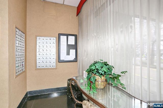 277 Prospect Avenue 18H, Hackensack, NJ 07601