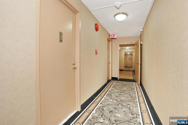 277 Prospect Avenue 18H, Hackensack, NJ 07601