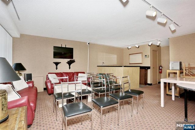 277 Prospect Avenue 18H, Hackensack, NJ 07601