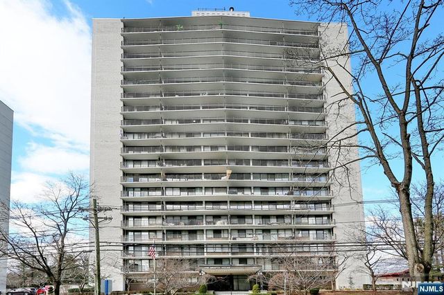 277 Prospect Avenue 18H, Hackensack, NJ 07601