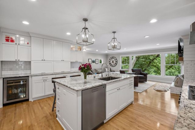 3308 W 55th Street, Edina, MN 55410