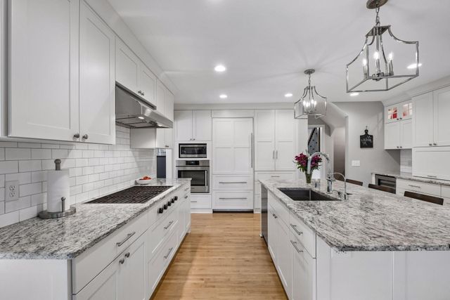 3308 W 55th Street, Edina, MN 55410