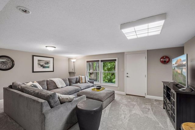3308 W 55th Street, Edina, MN 55410