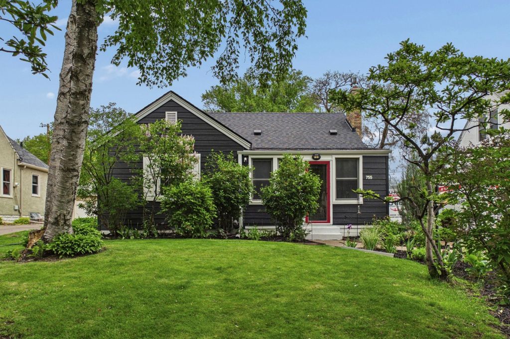 755 Iowa Avenue W, Saint Paul, MN 55117