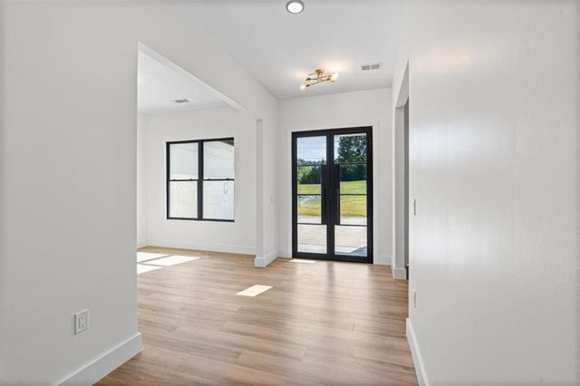 520 Rockbridge Road SW, Lilburn, GA 30047