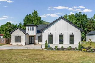 520 Rockbridge Road SW, Lilburn, GA 30047