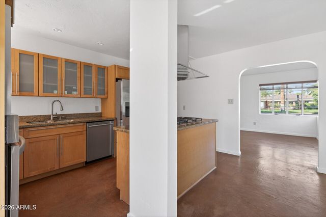 901 W WILLETTA Street, Phoenix, AZ 85007