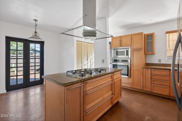 901 W WILLETTA Street, Phoenix, AZ 85007