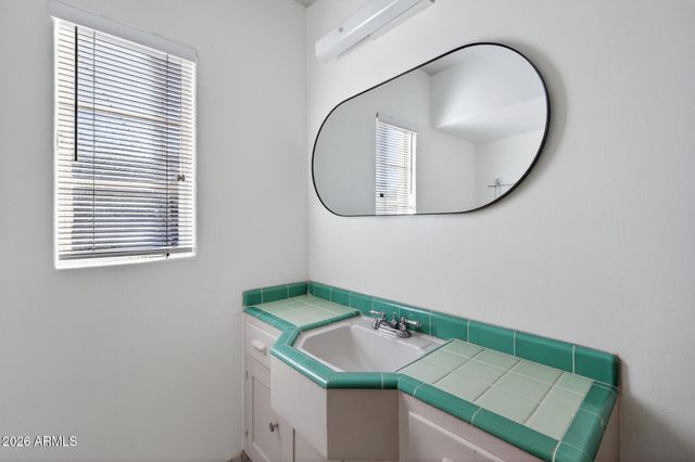 901 W WILLETTA Street, Phoenix, AZ 85007