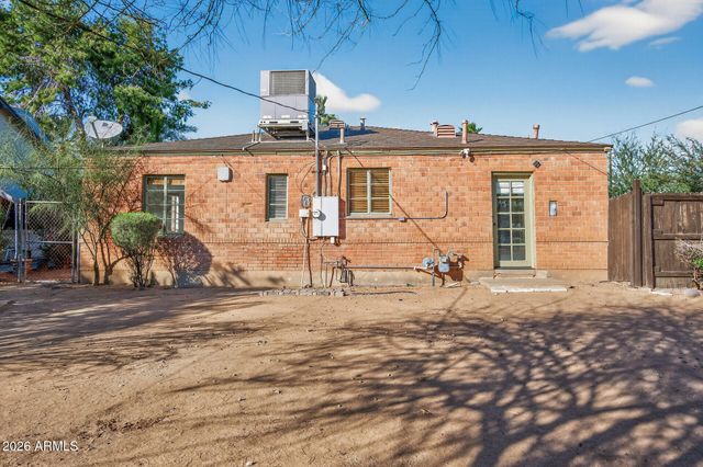 901 W WILLETTA Street, Phoenix, AZ 85007