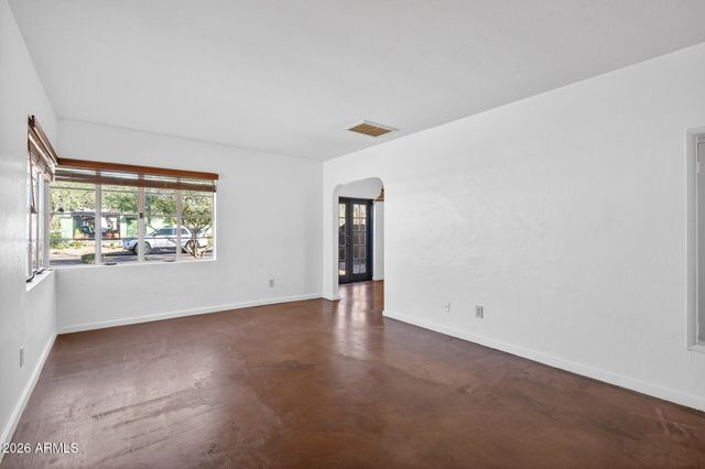 901 W WILLETTA Street, Phoenix, AZ 85007