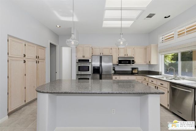 78075 Ravencrest Circle, Palm Desert, CA 92211