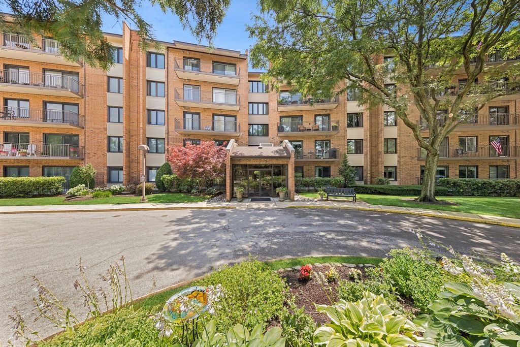 601 Lake Hinsdale Drive 112, Willowbrook, IL 60527