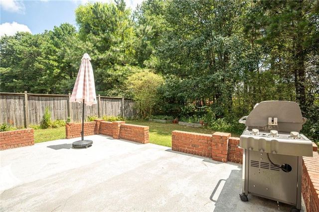 2634 Bay Crest Lane, Loganville, GA 30052