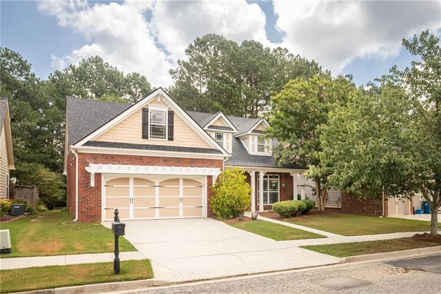 2634 Bay Crest Lane, Loganville, GA 30052