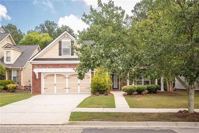 2634 Bay Crest Lane, Loganville, GA 30052