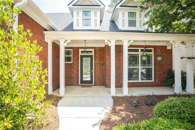 2634 Bay Crest Lane, Loganville, GA 30052