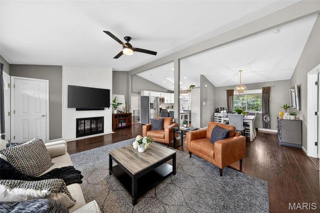 15 Graeler Drive, St Louis, MO 63146