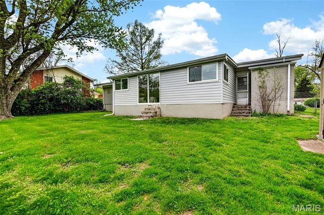 15 Graeler Drive, St Louis, MO 63146