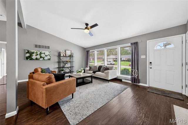 15 Graeler Drive, St Louis, MO 63146