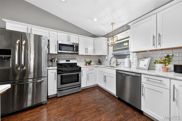 15 Graeler Drive, St Louis, MO 63146