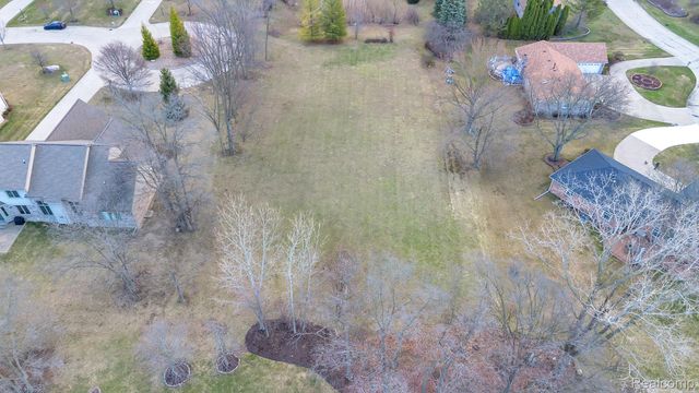 22335 Diamond Court, Farmington Hills, MI 48335