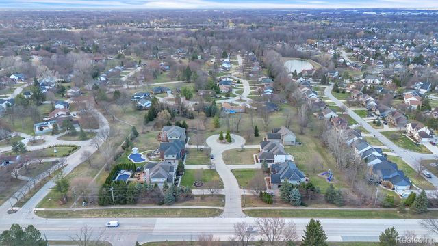 22335 Diamond Court, Farmington Hills, MI 48335