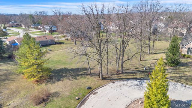 22335 Diamond Court, Farmington Hills, MI 48335