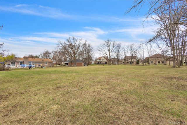 22335 Diamond Court, Farmington Hills, MI 48335