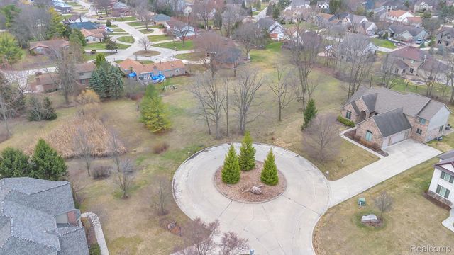 22335 Diamond Court, Farmington Hills, MI 48335