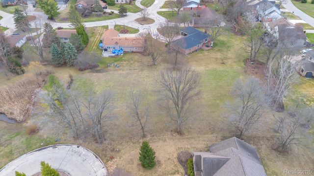 22335 Diamond Court, Farmington Hills, MI 48335