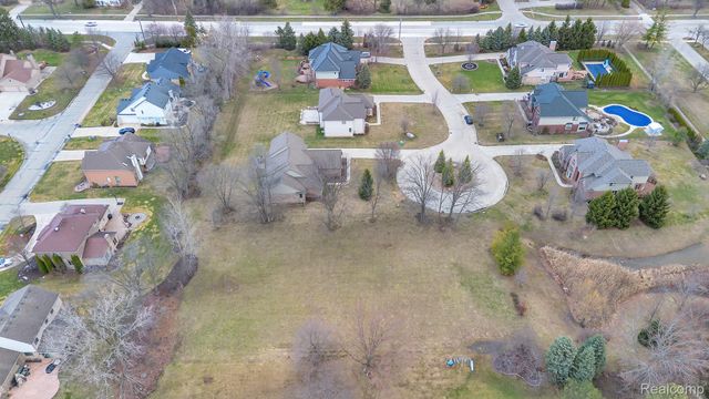 22335 Diamond Court, Farmington Hills, MI 48335