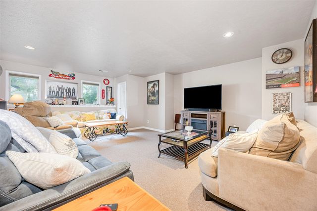 48799 Wentworth Drive, Mattawan, MI 49071