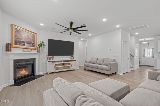 200 Bridle Brook Way, Fuquay Varina, NC 27526