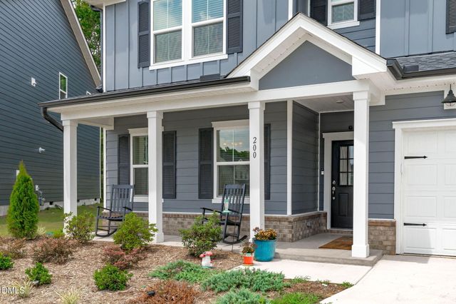 200 Bridle Brook Way, Fuquay Varina, NC 27526