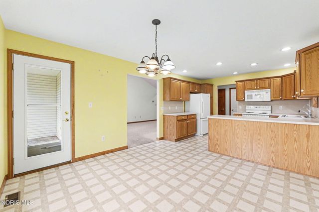 2411 Villa Drive, Findlay, OH 45840