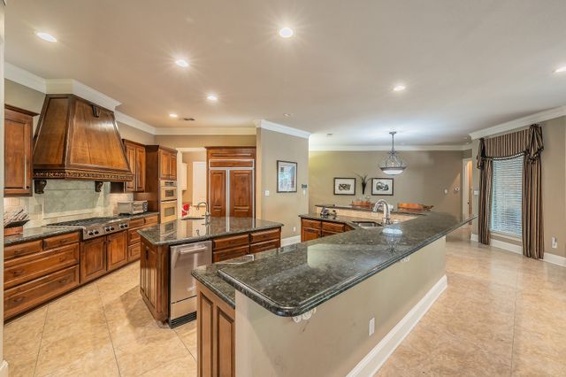 2726 Country Club Road, Pantego, TX 76013