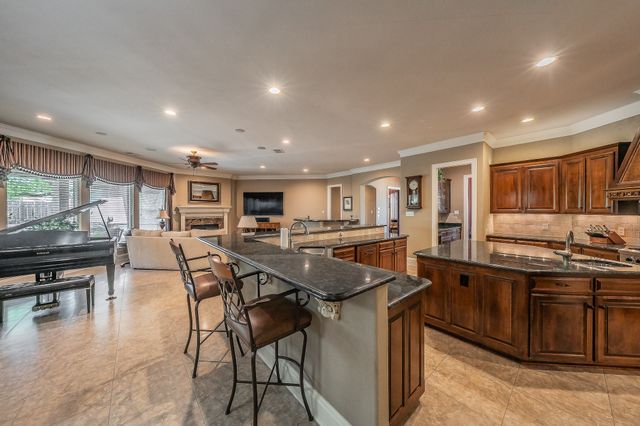 2726 Country Club Road, Pantego, TX 76013