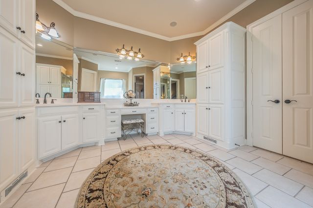 2726 Country Club Road, Pantego, TX 76013