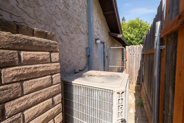 6316 Hillsdale Blvd, Sacramento, CA 95842